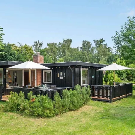 Cozy Near The Beautiful Rageleje Beach,